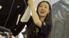 摸下面视频
