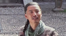 美女出水